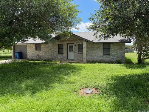 1500 Longhorn Dr, Floresville, TX, 78114-3117 | Card Image
