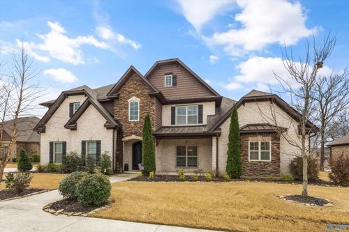 7550 Parktrace Ln Se, Owens Cross Roads, AL, 35763-8021 | Card Image