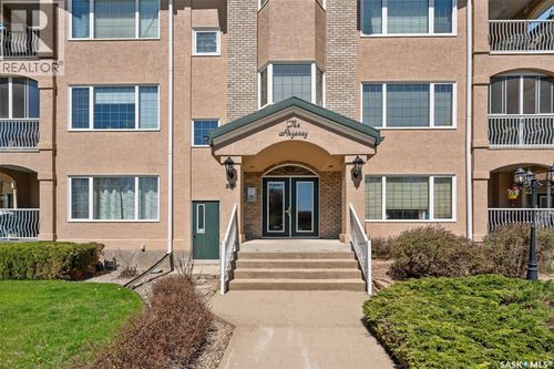 105-240 Athabasca St E, Moose Jaw, SK, S6H0L5 | Card Image