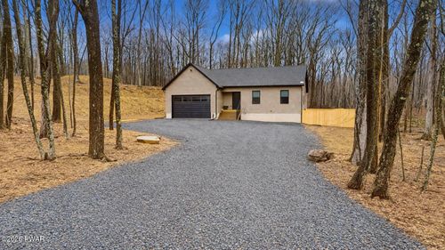 109 Pitch Pine Ln, Milford, PA, 18337-7531 | Card Image