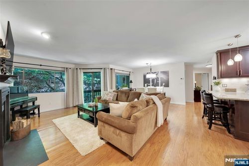 112 Magnolia Rd, Ramsey, NJ, 07446-1141 | Card Image