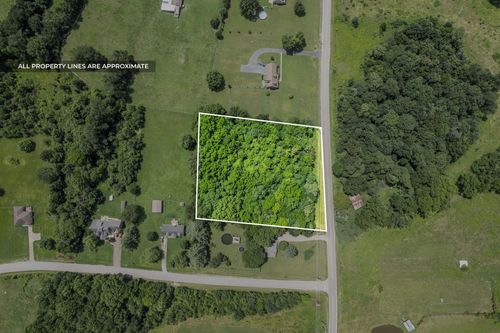 2809 Lake Rd, Woodlawn, TN, 37191-8222 | Card Image