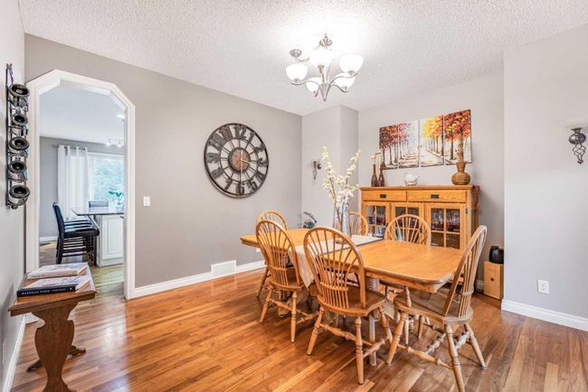11 Chapala Terrace Se, Home with 4 bedrooms, 3 bathrooms and 4 parking in Calgary AB | Image 7
