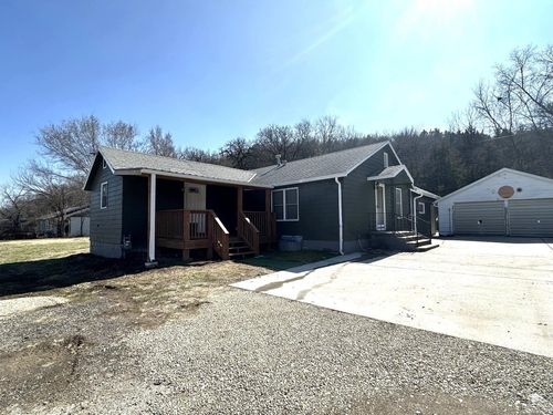 561 Zeandale Rd, Manhattan, KS, 66502-6929 | Card Image