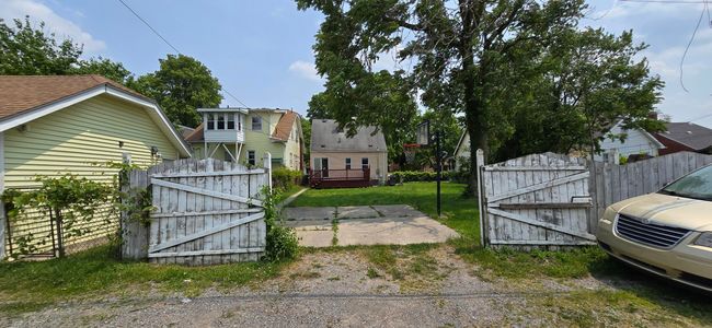 7335 Maple St, House other with 3 bedrooms, 2 bathrooms and null parking in Dearborn MI | Image 9