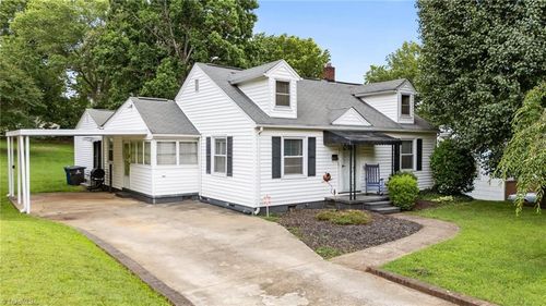 131 E Rhyne Ave, Winston Salem, NC, 27127 | Card Image