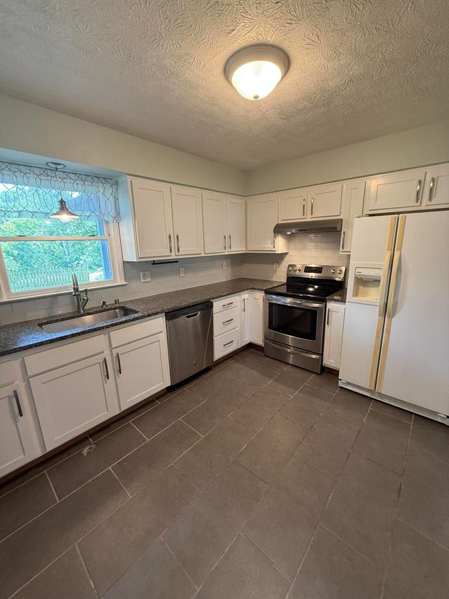 230 S Loop Dr, House other with 3 bedrooms, 2 bathrooms and null parking in Stanford KY | Image 8