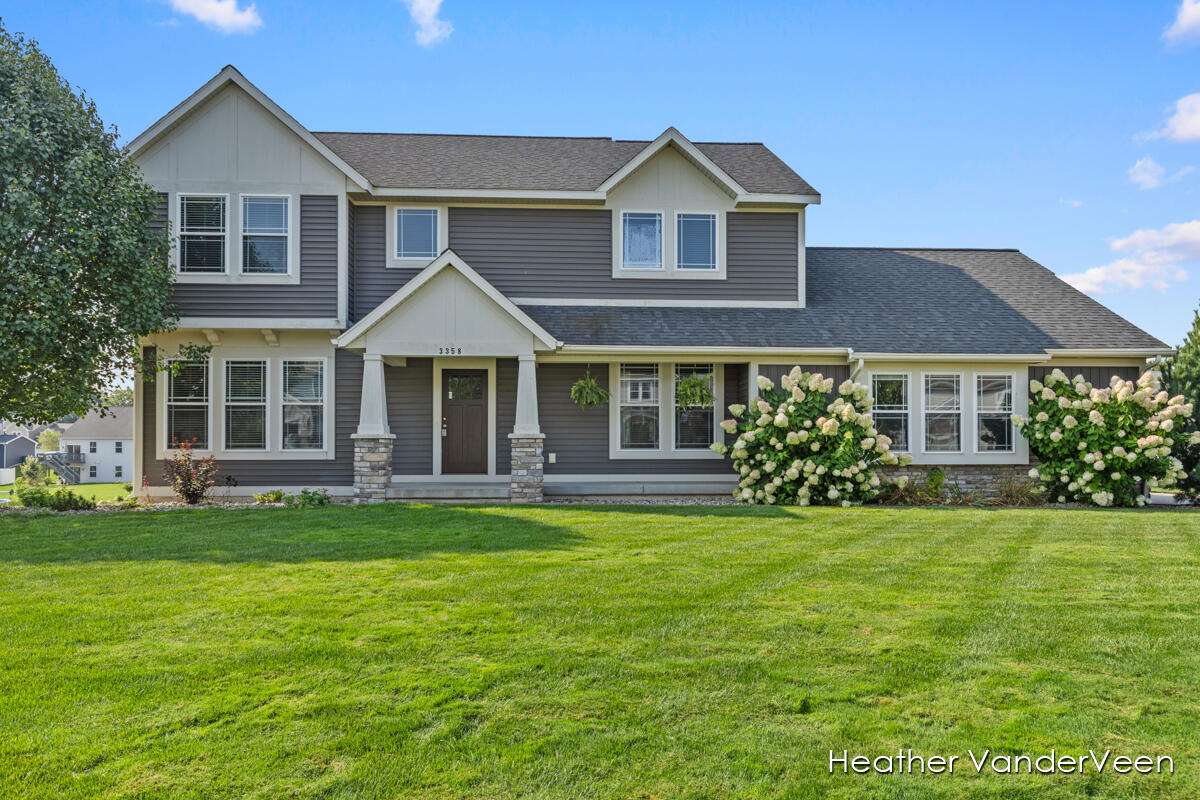 Doral Dr, Hudsonville, MI 49426