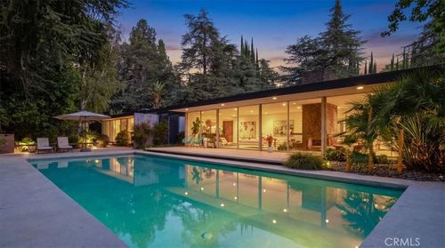 5000 Queen Victoria Road, Woodland Hills, CA, 91364 | Card Image