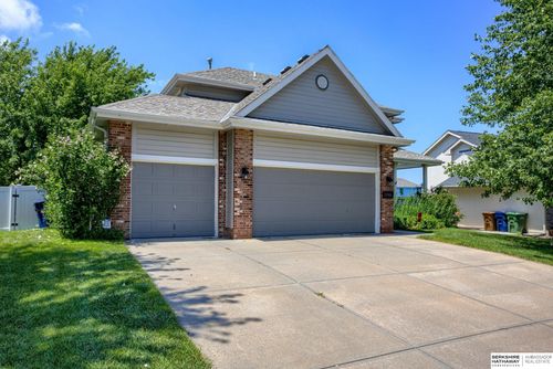 11918 S 52nd St, Bellevue, NE, 68133-4758 | Card Image