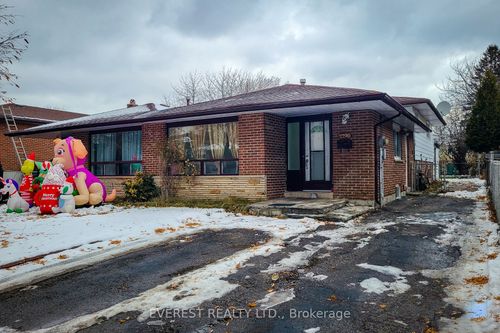 7790 Kittridge Dr, Mississauga, ON, L4T3J6 | Card Image