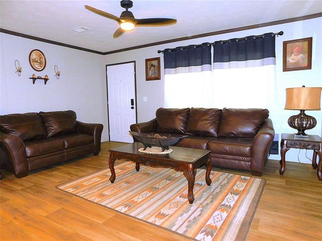 1305 Boyd Rd, Home with 3 bedrooms, 2 bathrooms and 2 parking in Bronson TX | Image 9