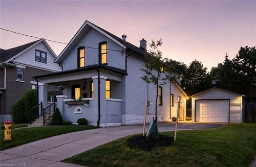 44 Krug St, Kitchener, ON, N2H2X7 | Card Image