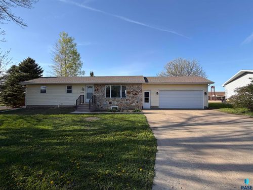 500 E 9th St Street, Bridgewater, SD, 57319 | Card Image