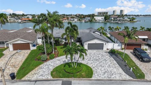 1236 79th St S, ST PETERSBURG, FL, 33707-2719 | Card Image