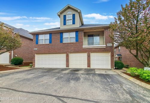 8439 Grand Trevi Dr, Louisville, KY, 40228-4211 | Card Image