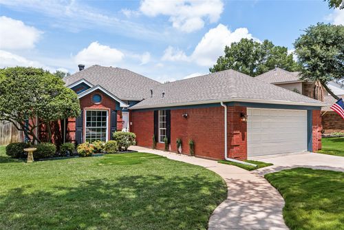 7505 Olympia Trl, Fort Worth, TX, 76137-3557 | Card Image