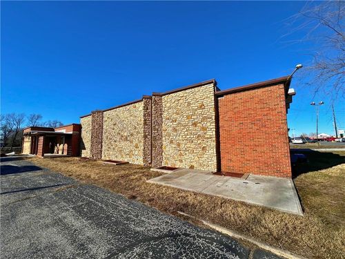 ofc-n-3516 Blue Ridge Cut Off, Kansas City, MO, 64133-1119 | Card Image