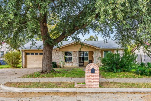 1513 Glynn Oaks Dr, Arlington, TX, 76010-5912 | Card Image