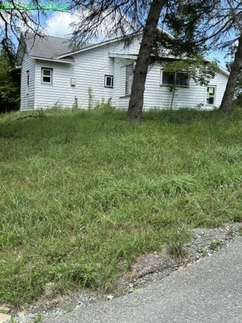 902 Roki, Nichols, NY, 13812 | Card Image