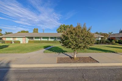 860 N Villa Avenue, House other with 2 bedrooms, 0 bathrooms and null parking in Dinuba CA | Image 3