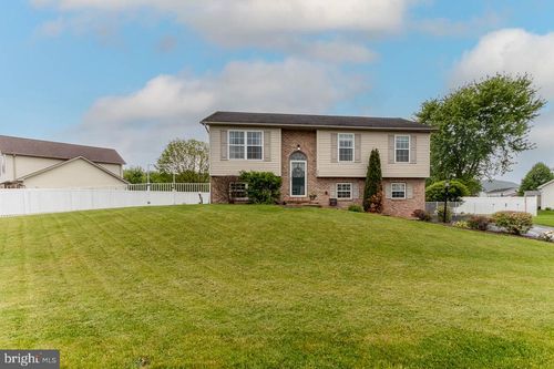 226 Meadow Ln, BELLEFONTE, PA, 16823-7603 | Card Image