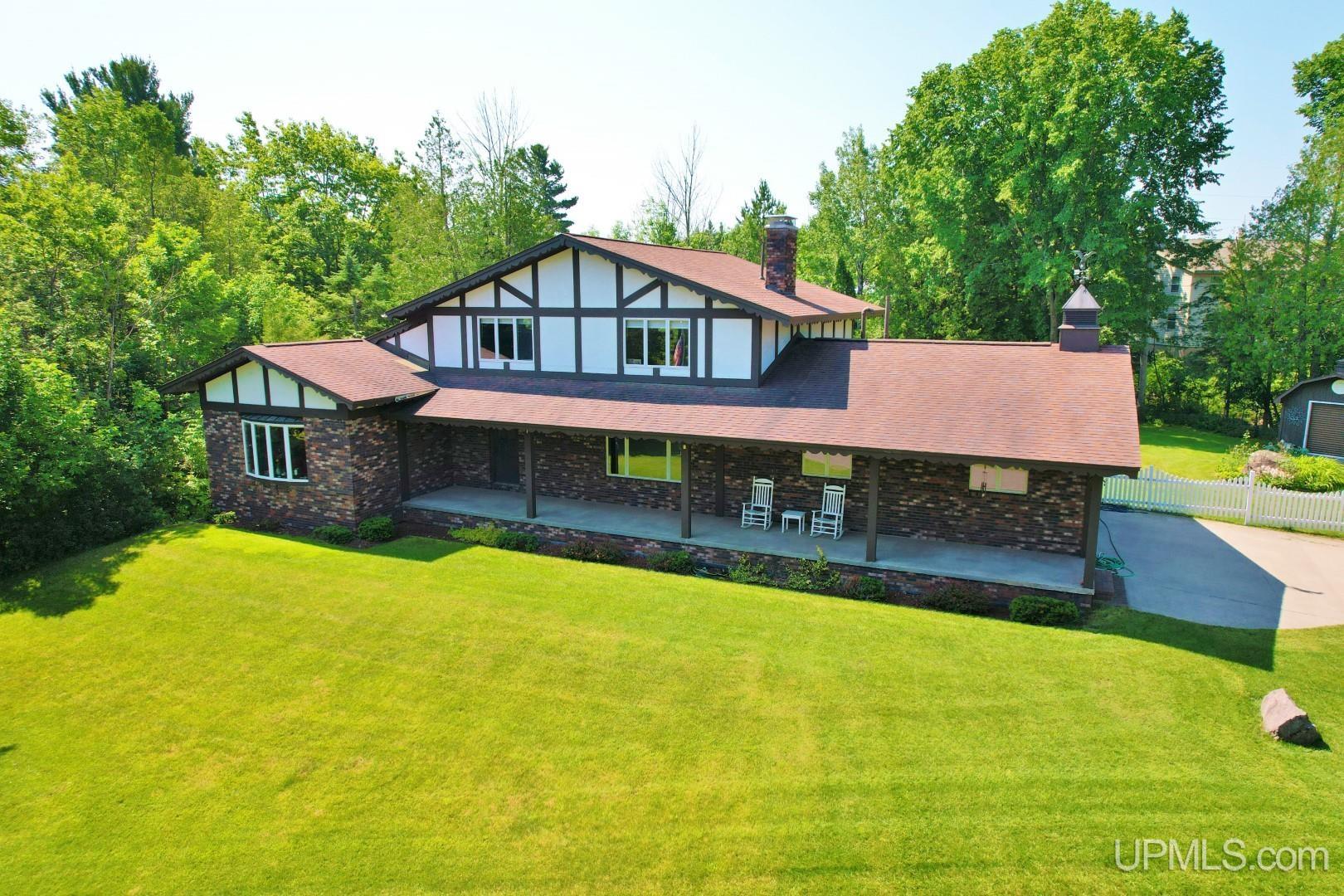 11th Ave, Houghton, MI 49931
