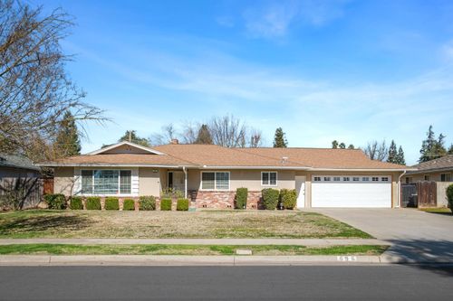 696 W Celeste Ave, Fresno, CA, 93704-1811 | Card Image
