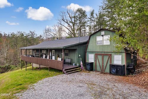 1421 Tiffany Cove Way, Sevierville, TN, 37862-9403 | Card Image