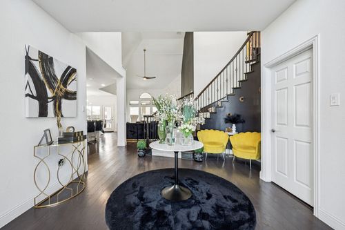 518 Valley Dr, Midlothian, TX, 76065-6682 | Card Image