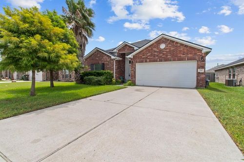 306 Edgewater Park Dr, Bacliff, TX, 77518-1531 | Card Image
