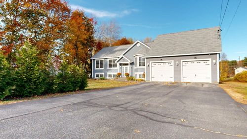 18 Larrabee Road, Lewiston, ME, 04240 | Card Image