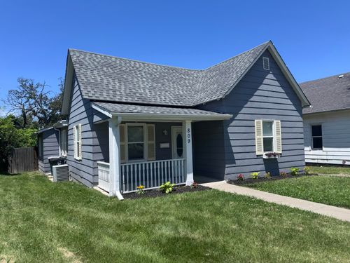 809 S 4th St, MOBERLY, MO, 65270-1842 | Card Image