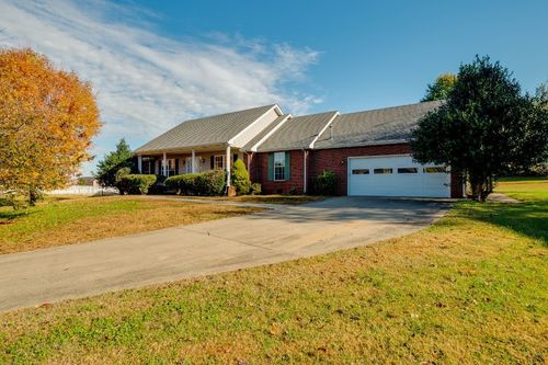 1029 Haggard Dr, Clarksville, TN, 37043-5644 | Card Image