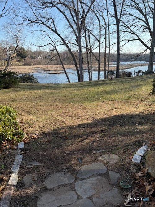 m4-85 River Rd, Essex, CT, 06426-1347 | Card Image