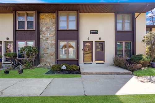 7-7 Maple Ct, Selden, NY, 11784-3914 | Card Image