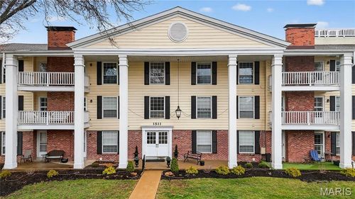 apt-17-1511 Hampton Hall Dr, Chesterfield, MO, 63017-4931 | Card Image