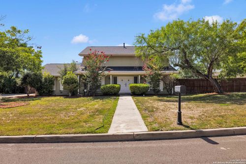 103 Shalimar Dr, Castle Hills, TX, 78213-2606 | Card Image