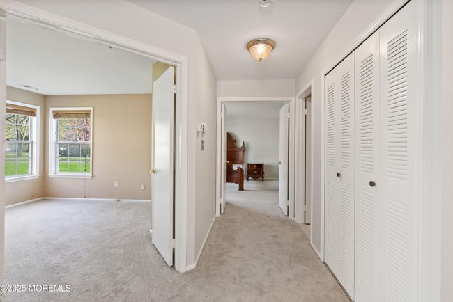 12-1 - 437 Hampton Ct, Condo with 2 bedrooms, 2 bathrooms and 1 parking in Manalapan NJ | Image 4