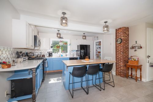 155 Oak Street, Oakland, ME, 04963 | Card Image