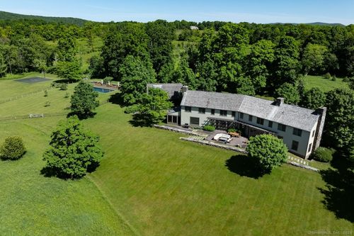 11 Valley Rd, Lakeville, CT, 06039-2121 | Card Image