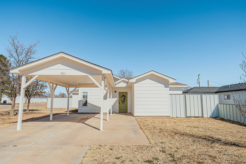 Fir St, Denver City, TX 79323