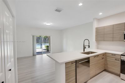 107 - 5743 Nw 114th Path, Townhouse with 3 bedrooms, 2 bathrooms and null parking in Doral FL | Image 3