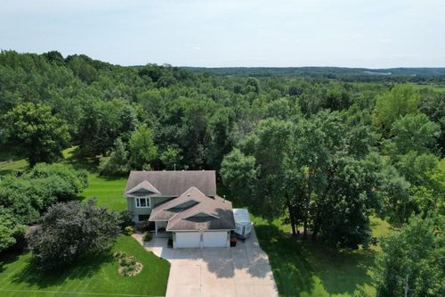 15726 Parkwood Cir, Avon, MN, 56310-9679 | Card Image