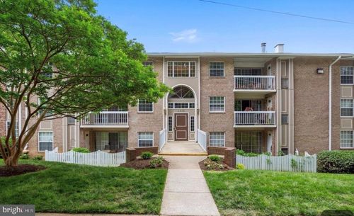 301-1935 Wilson Ln, MCLEAN, VA, 22102-4727 | Card Image