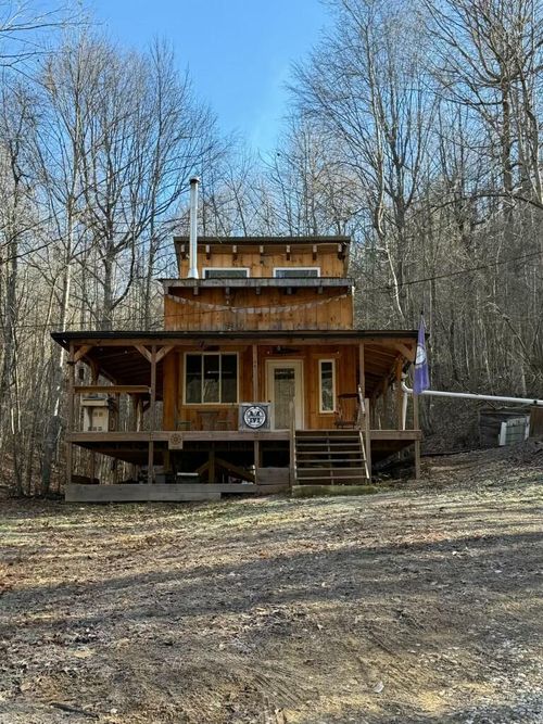 105 Chambers Fork Rd, Campton, KY, 41301-6067 | Card Image