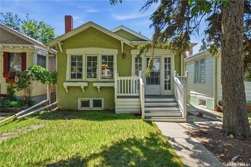 3625 Victoria Ave, Regina, SK, S4T1M4 | Card Image