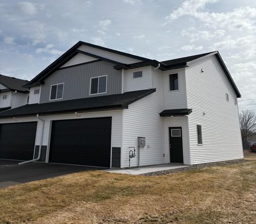 2123 Cleveland Way S, Cambridge, MN, 55008-7115 | Card Image