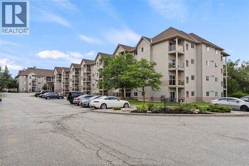 316-3000 Sandwich St, Windsor, ON, N9C4G3 | Card Image
