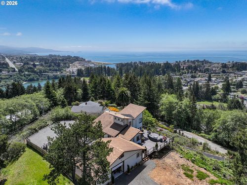 895 Marina Heights Rd, Brookings, OR, 97415-9277 | Card Image
